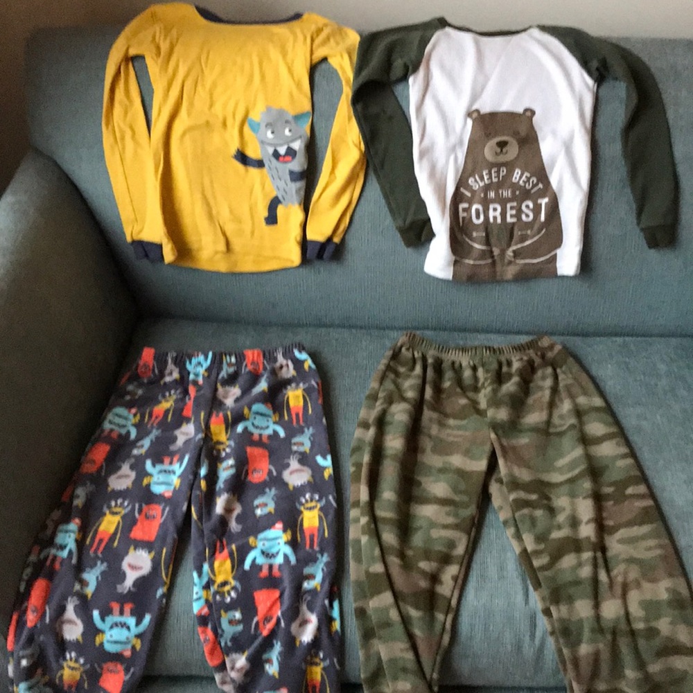 Size 6 lot Carter boy PJs VGUC.